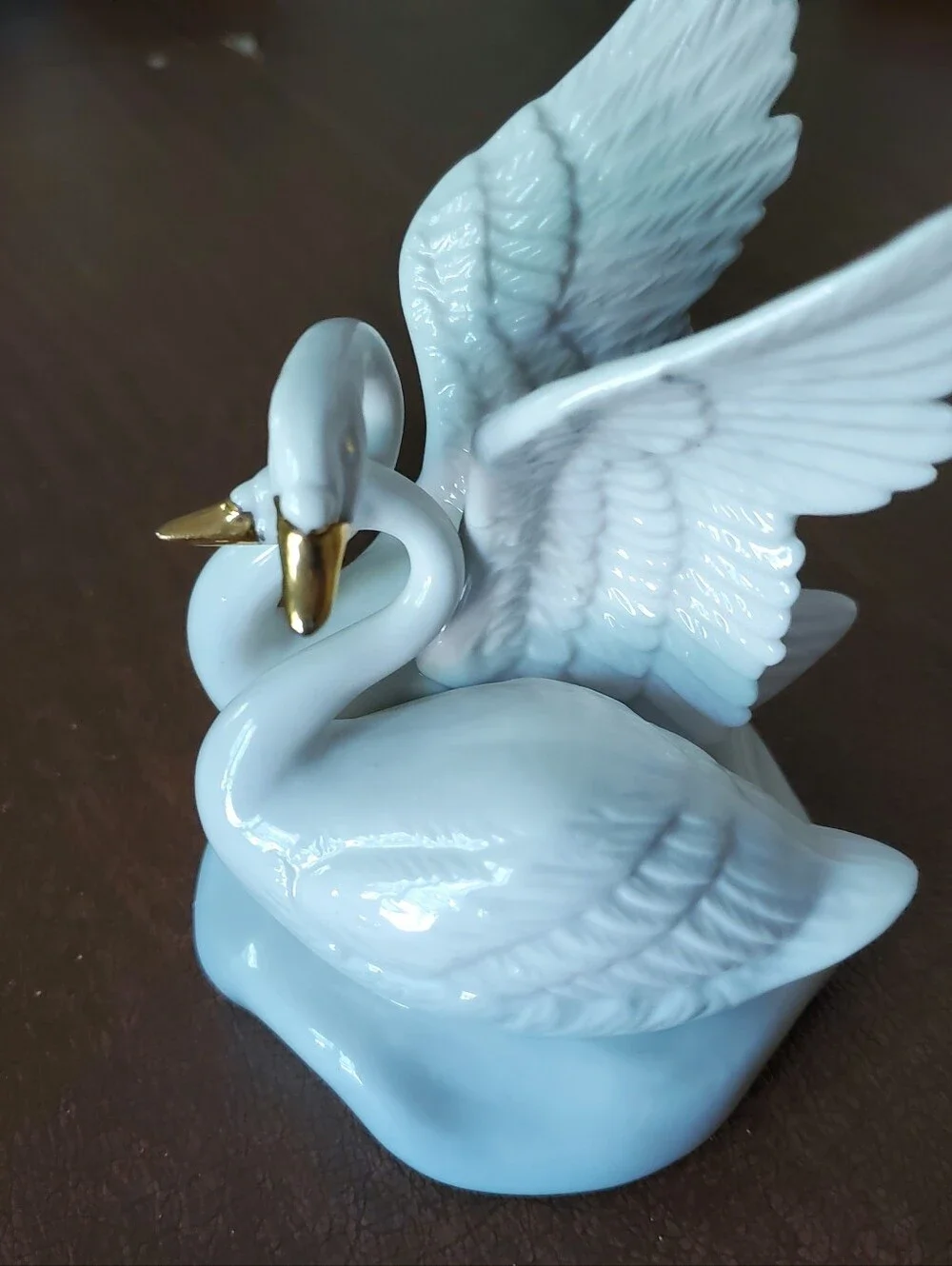 Bone China Swan Figurines with Gold Accents - Elegant Home Accent